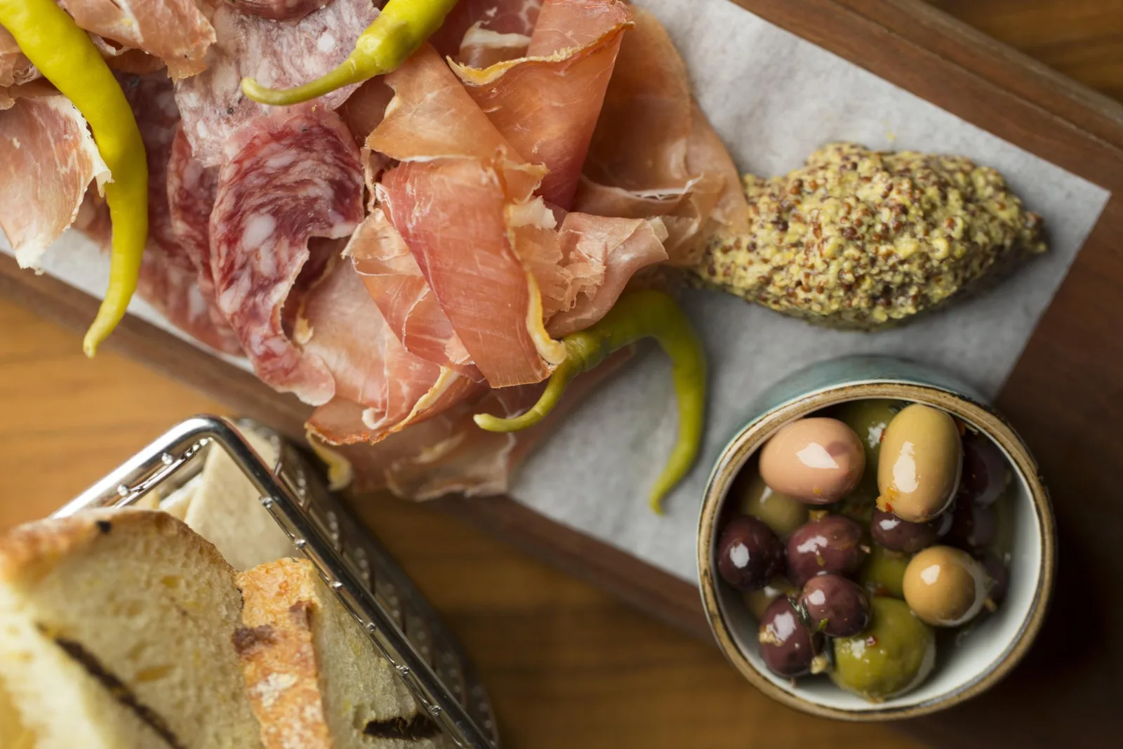 Edited 0028 for El Tapeo Unveils New Food and Drink Specials, Events and Discounts