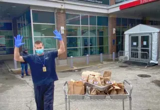 Snapseed 5 for Stefani Restaurant Group Donates Thousands of Meals to First Responders