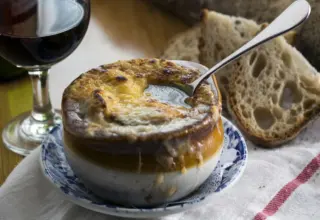 Soupe a loignon resize for Celebrate Mother's Day Brunch at Chez Moi