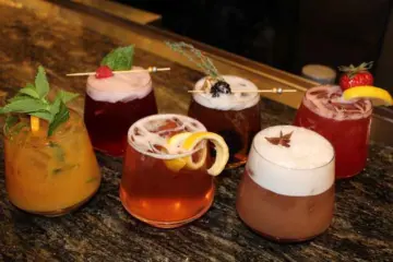Stetsons Modern Steak Sushi Sloe Gin Cocktails for Sloe Down Summer with Sloe Gin Cocktails at Stetsons Modern Steak + Sushi