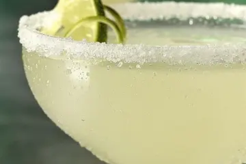 Marg1 for Dunder Mifflin Sets up Shop in Chicago with Replay Lincoln Park's Latest 'The Office' Pop up Bar