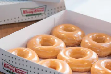 Og Dozen Boxes for KRISPY KREME Celebrates National Nurses Week With Free Doughnuts Today, Chicagoland Shops Give Away 25,000 Doughnuts Through Acts of Joy Promotion