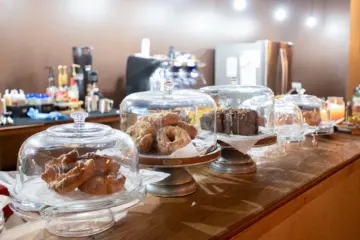 Food for Coffee Hip Hop & Mental Health Opens Fundraising Café in Lakeview, Providing Free Services to Chicago Community