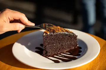 Doc Bs Restaurant Robs Double Decker Chocolate Cake for Doc B’s Restaurant Serves Up Chocolate Cake for Charity in February