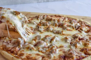 Image for Home Run Inn and the Chicago Cubs "Brew up" Beer Pizza