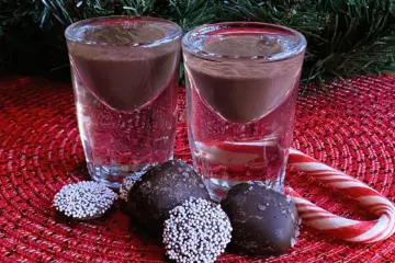 Holiday Peppermint Shots 12 2 23 for December Holiday Specials at Mac's Wood Grilled