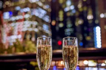 Champagne Dsc2414 for Celebrate New Year's Eve with River Views