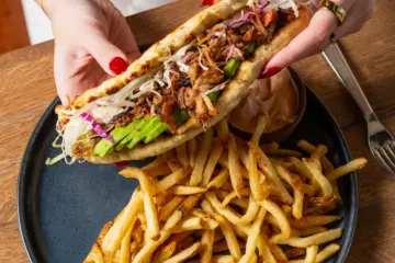 Carntias Sandwich2 for Leña Brava Debuts New Lunch Service and Steakhouse Inspired Baja Lunch Menu