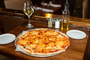 Image for Lettuce Entertain You Culinary Director Max Robbins Kicks Off Chef Pizza Series for February at WG Pizzas and Alex’s Washington Gardens