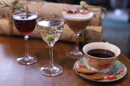 Image for Raised, an Urban Rooftop Bar Launches ‘Après This Way’ Ski Lodge Activation During Winter Season