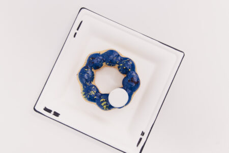 Blue Man Group Donut At 2 D Restaurant 3 for Blue Man Group Chicago Kicks Off 25th Anniversary with Launch of Special Donut at 2D Restaurant