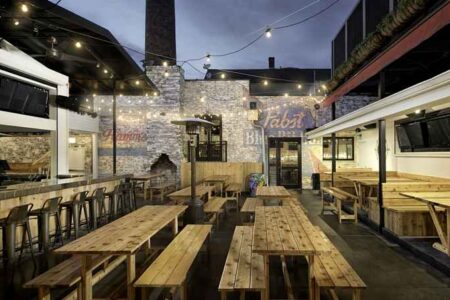 Broken Barrel Bar Beer Garden for Broken Barrel Bar Now Open in Lincoln Park