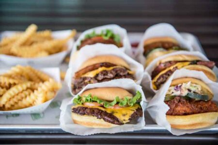 Shakeshack©Jessicagiesey 104 for Shake Shack Debuts Newest Location in Willis Tower October 16