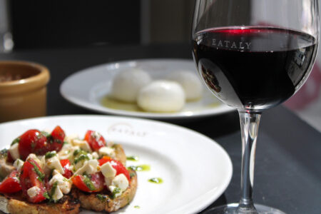 aperitivo piazza 01 for Do #HappyHour The Italian Way