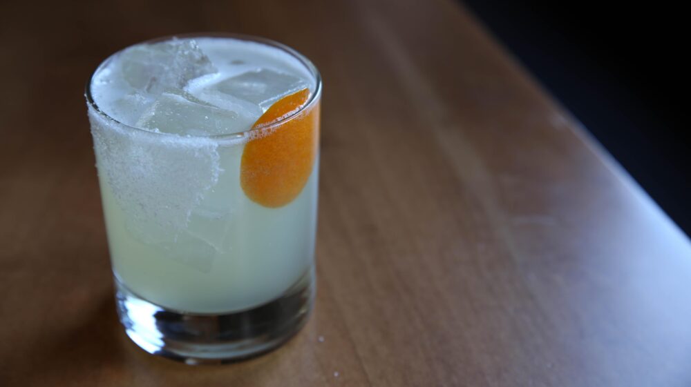 Drinks167 for New Happy Hour Specials at más