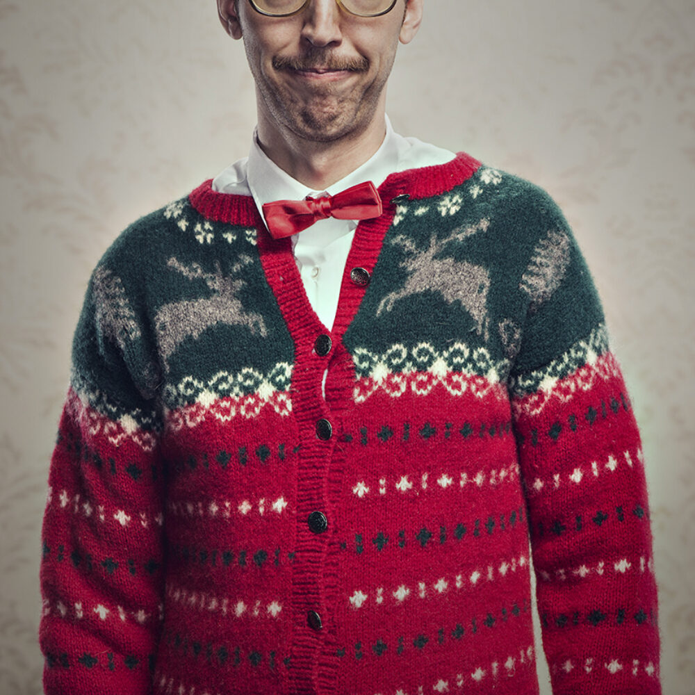 EARLS SweaterNerd for Earls Kitchen + Bar Ugly Sweater Happy Hour