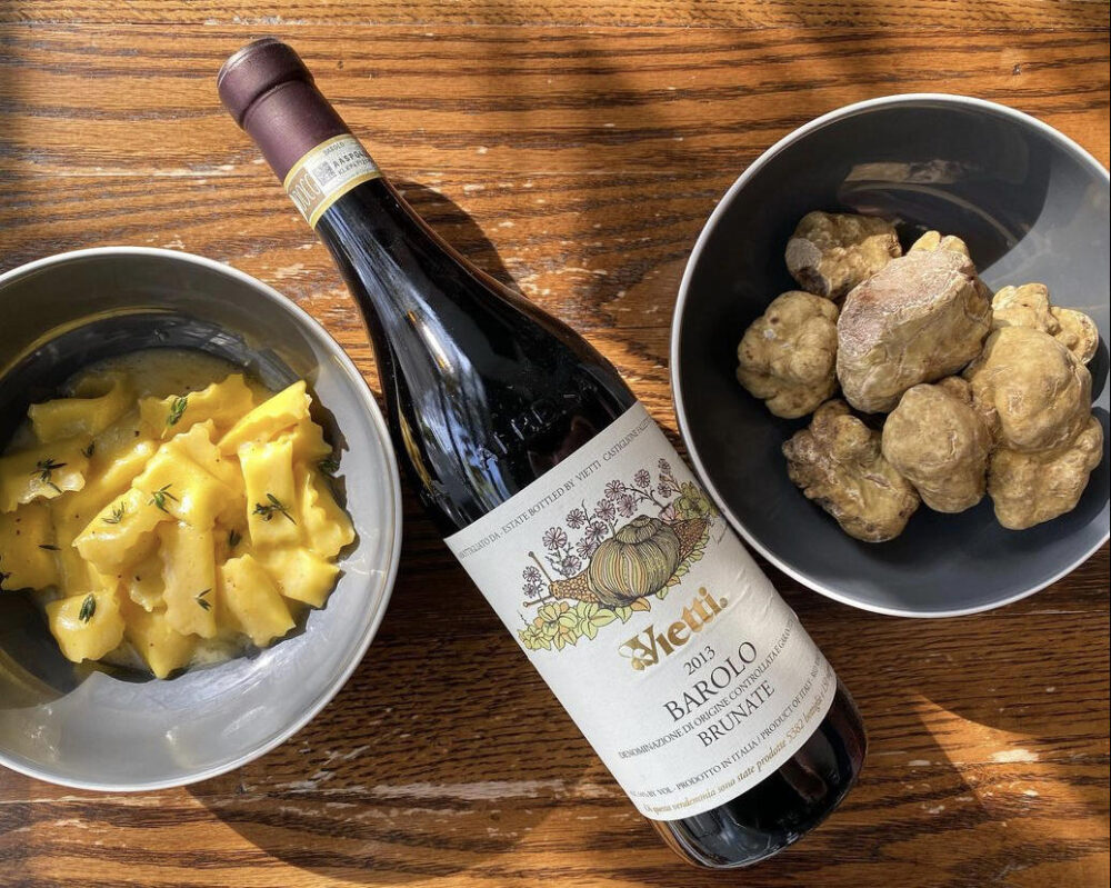 Image for Celebrate the Holidays with Your Favorite Chicago Restaurants, Bars, Gifts and Local Businesses