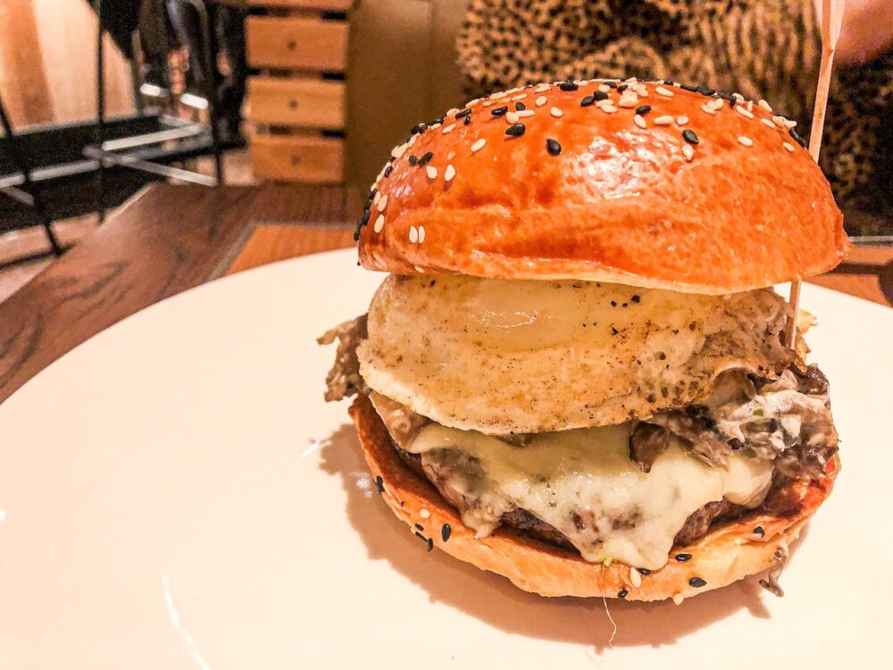 Image for A Celebrity Chef Restaurant Living Up to the Hype: Gordon Ramsay Burger