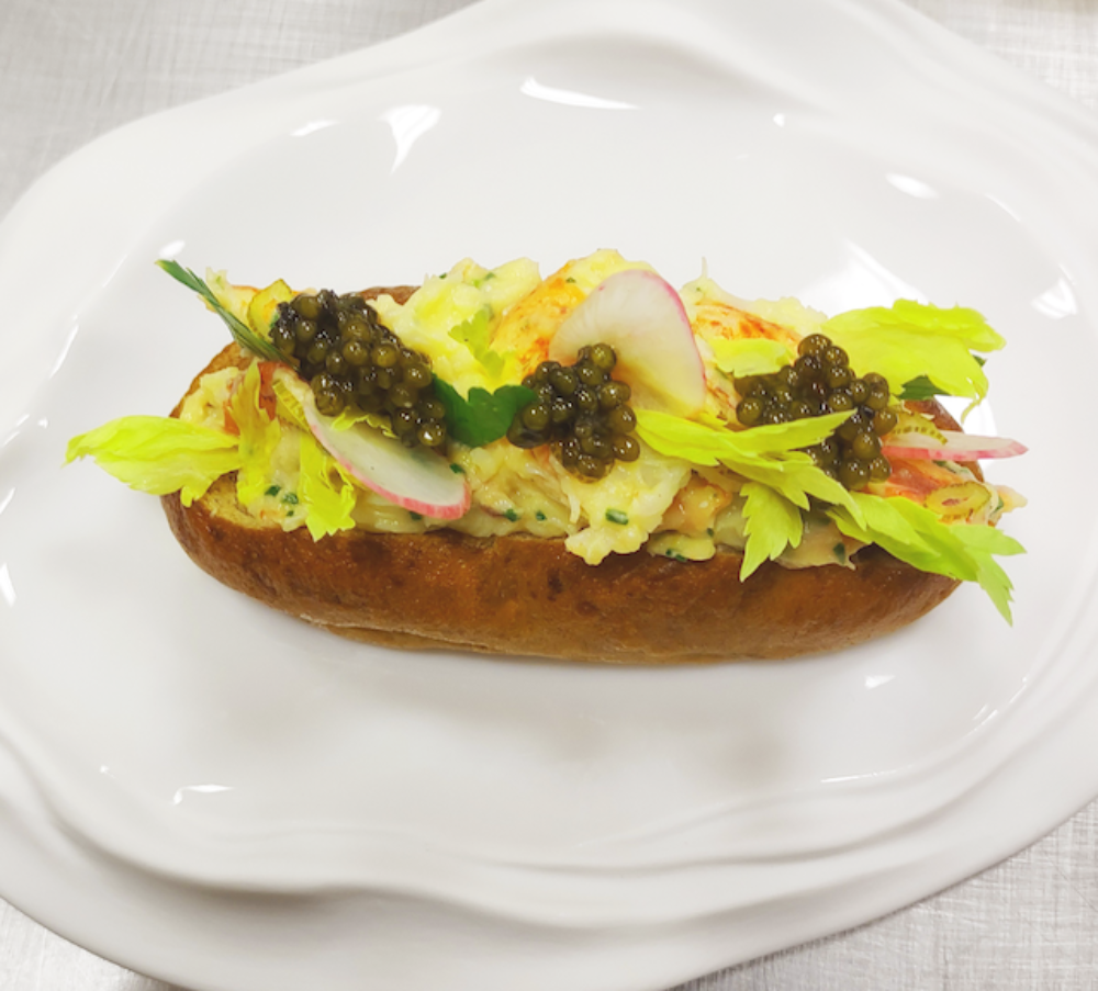 Lobster Roll for Elizabeth Restaurant Expands Dining Hours