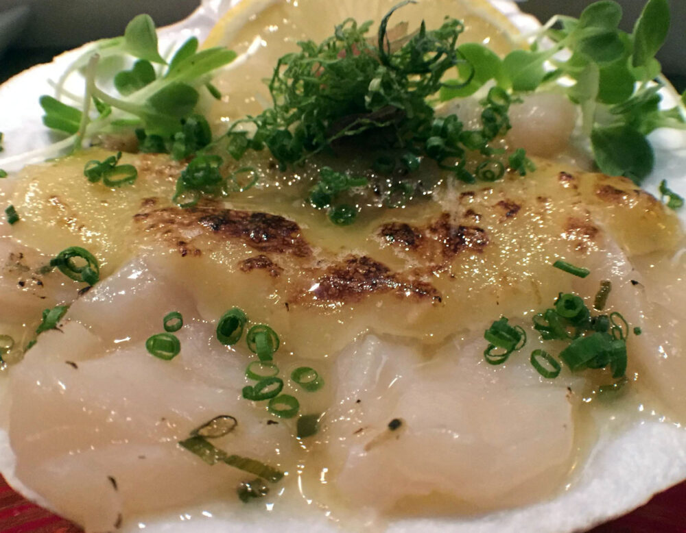 Macku signature live scallop for Macku Sushi Offers Instagram Worthy Presentations in an Intimate Environment