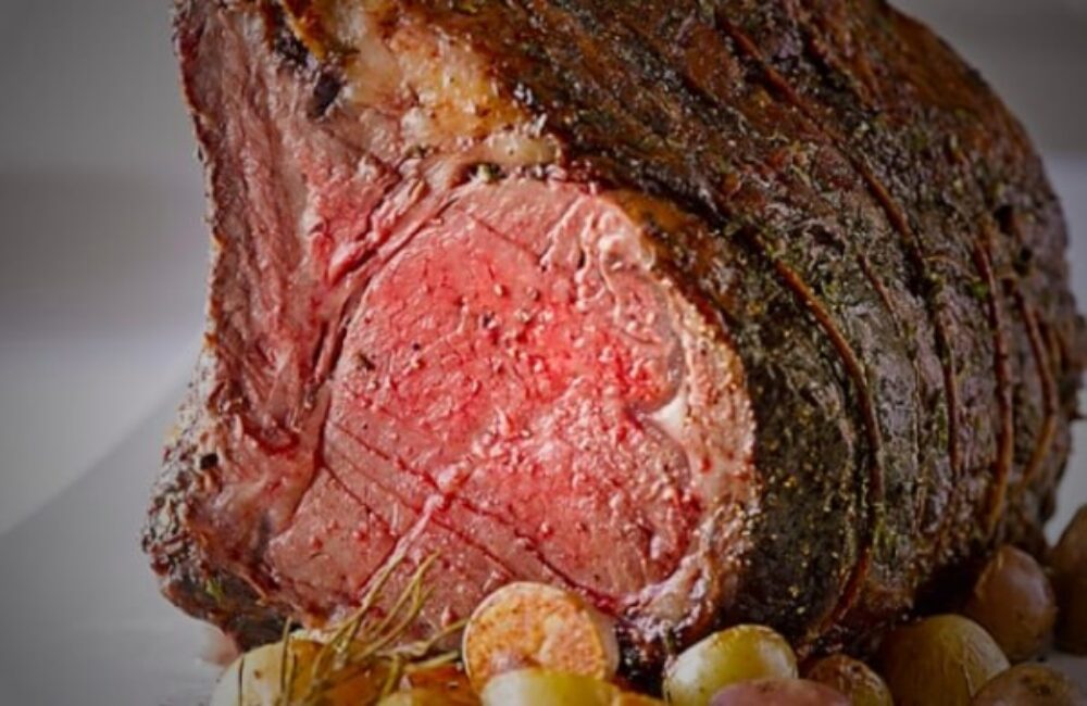 Feast your eyes on the Smith & Wollensky Roast (Courtesy of Smith & Wollensky) for NYE Happenings Around Chicagoland