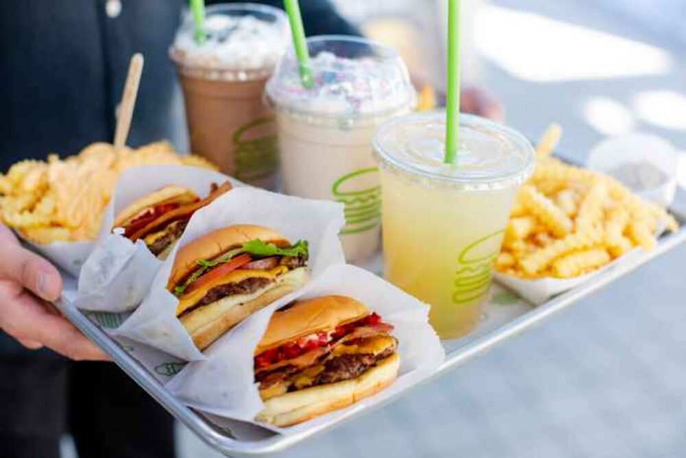 Shake Shack for Where to Eat & Drink Near Lollapalooza 2023