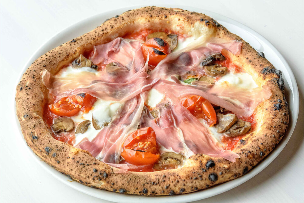 forno rosso open 0001 116580 REGINELLA for Forno Rosso Pizzeria Napoletana Brings Thin Crust Pizza to the West Loop