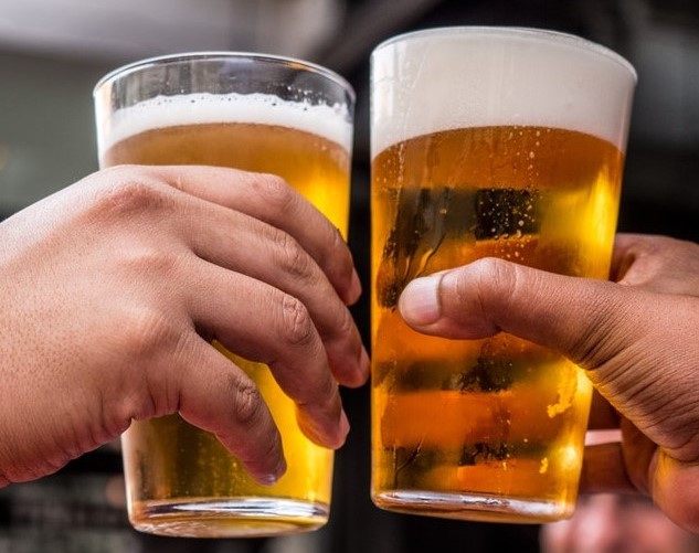 Beer Glasses Drafts 2 for Mac’s Wood Grilled is Open on Thanksgiving Night