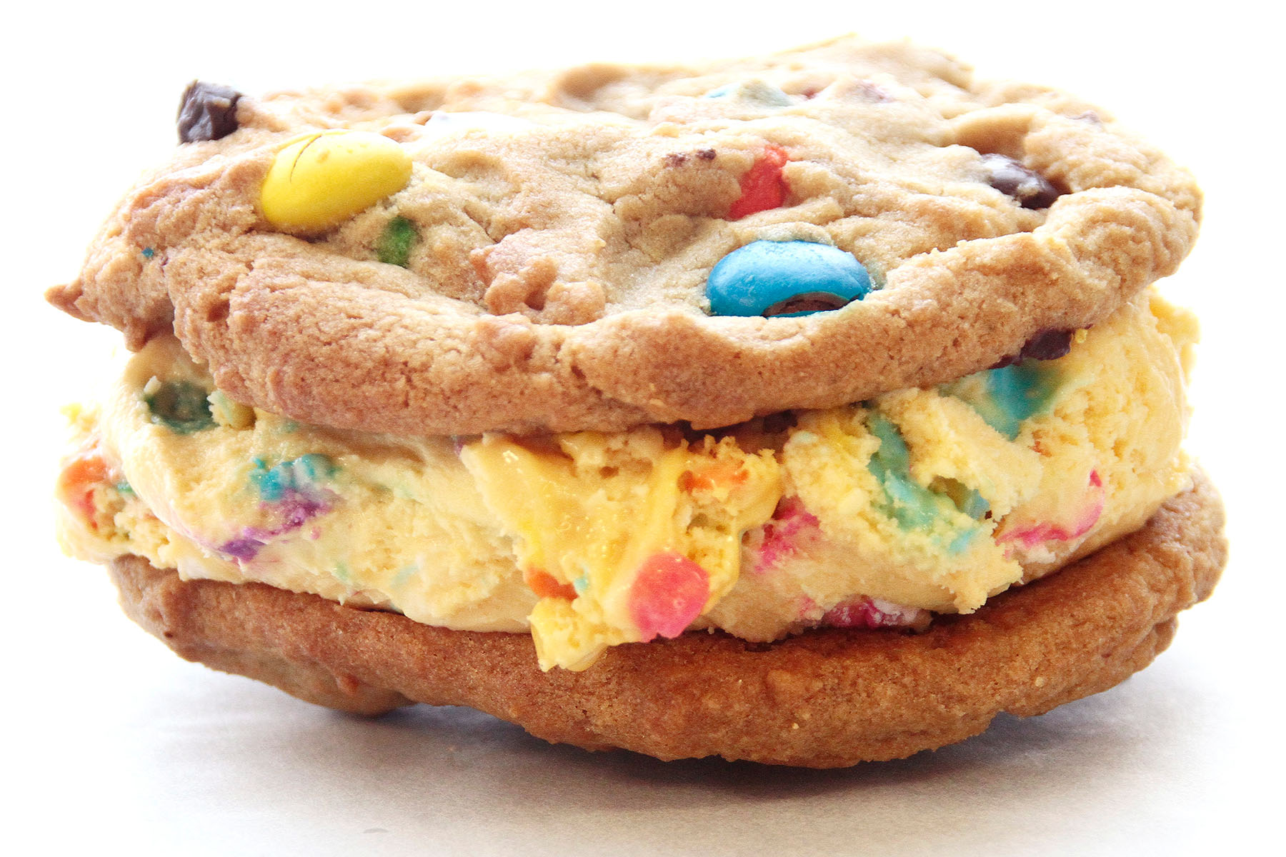 insomnia cookies open 0002 cookiewich for No Rest for Insomnia Cookies… Third Chicago Location Now Open in Wicker Park