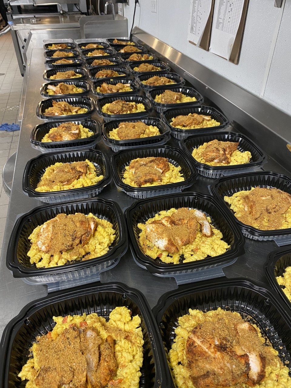 Thumbnail Img 1871 for Chef Lamar Moore and The Fifty/50 Restaurant Group Partner with Chef José Andrés’ World Central Kitchen Feeding Frontline Healthcare Workers